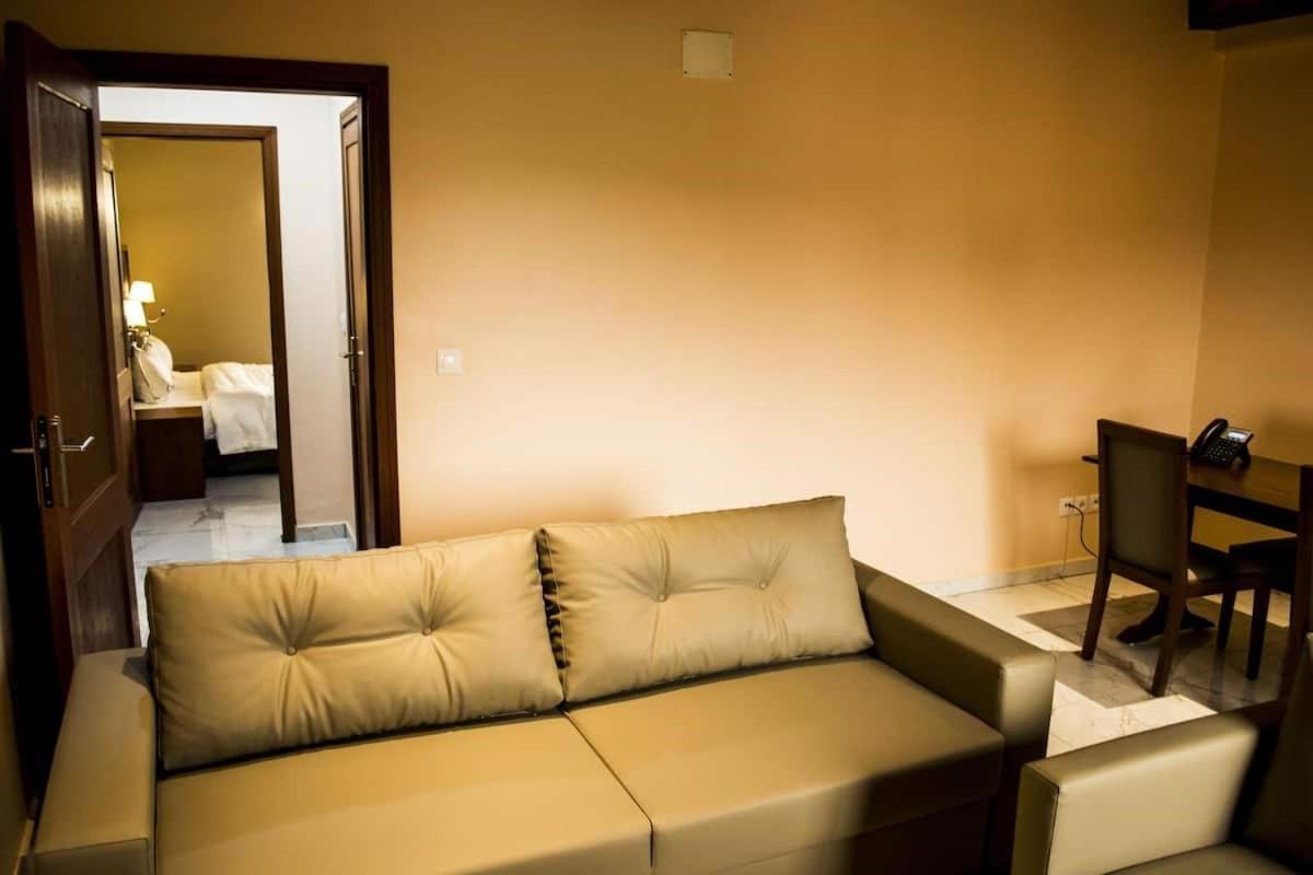 Yaoundé Hotel Jouvence International מראה חיצוני תמונה